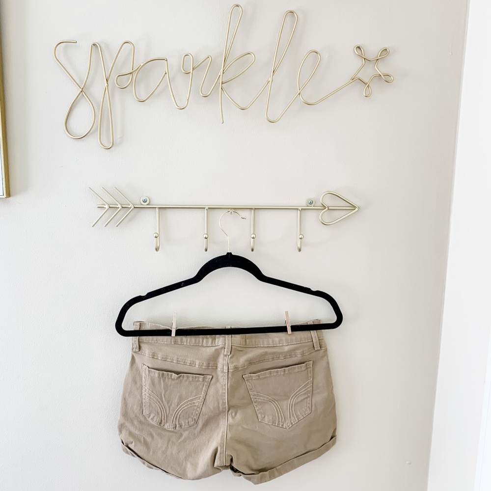 Hollister Khaki Low-Rise Midi Shorts - Picture 2 of 2